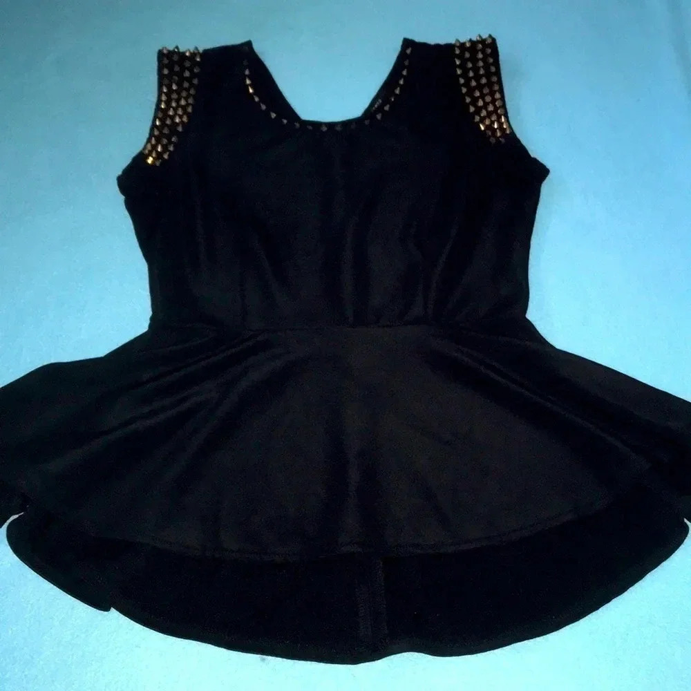 𝅺Spike blouse by RESERVED black peplum tank top style top punk gothic size M